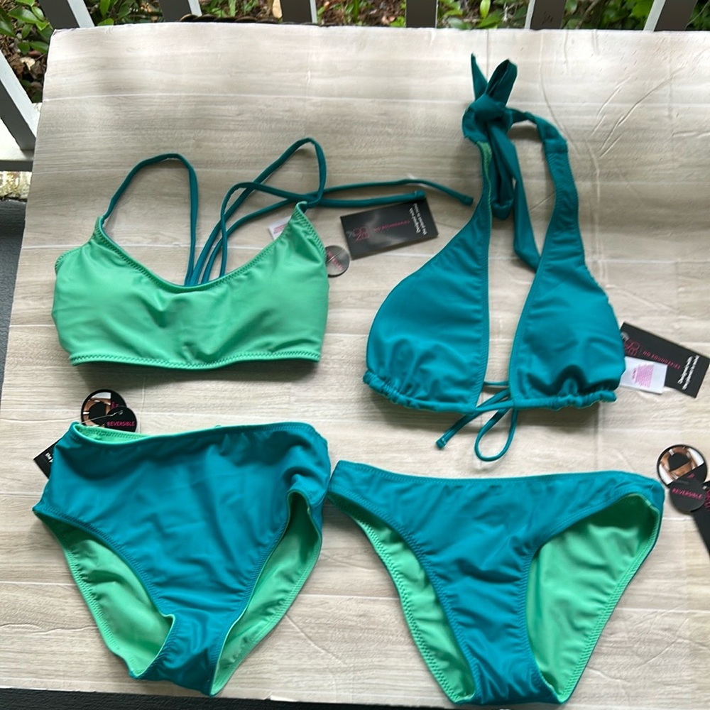 No Boundaries NWT Reversible Teal & Green Halter Bikini Top